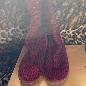 Used UGG sweater boots